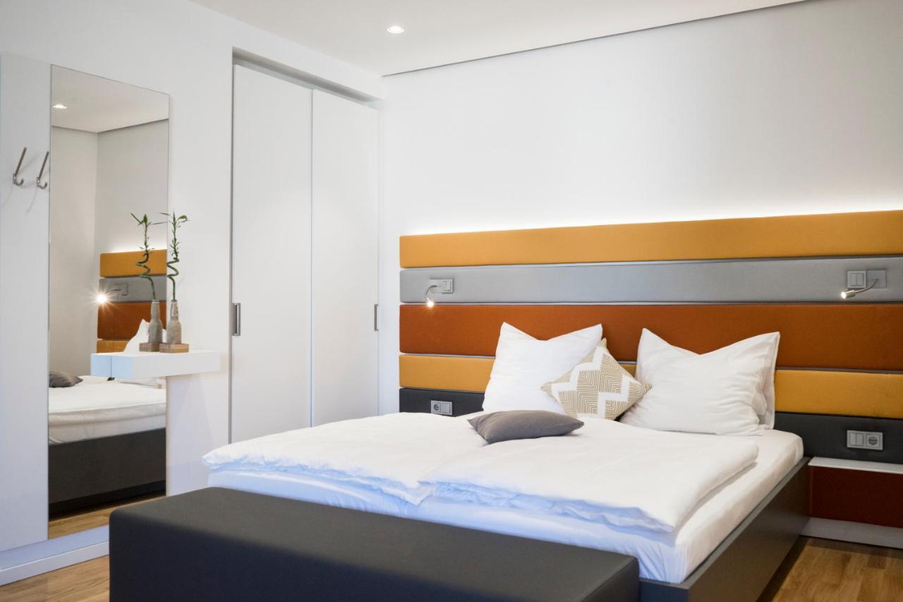 Seven Hotel + Boardinghouse 黑措根奥拉赫 外观 照片